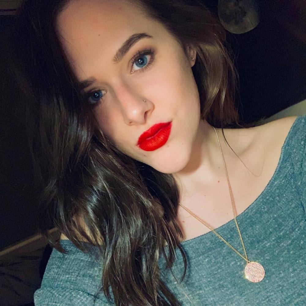 Meet your Posher, Courtney